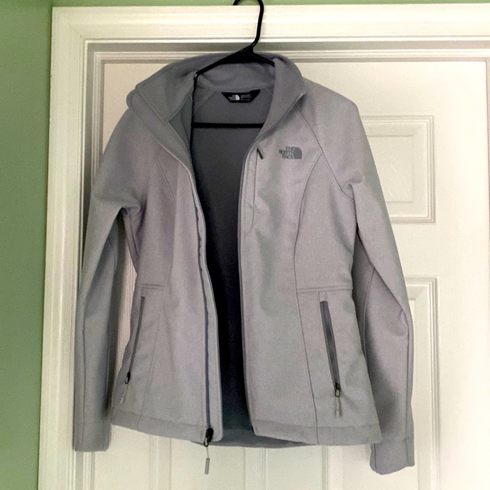 North face jacket. Great condition worn once!